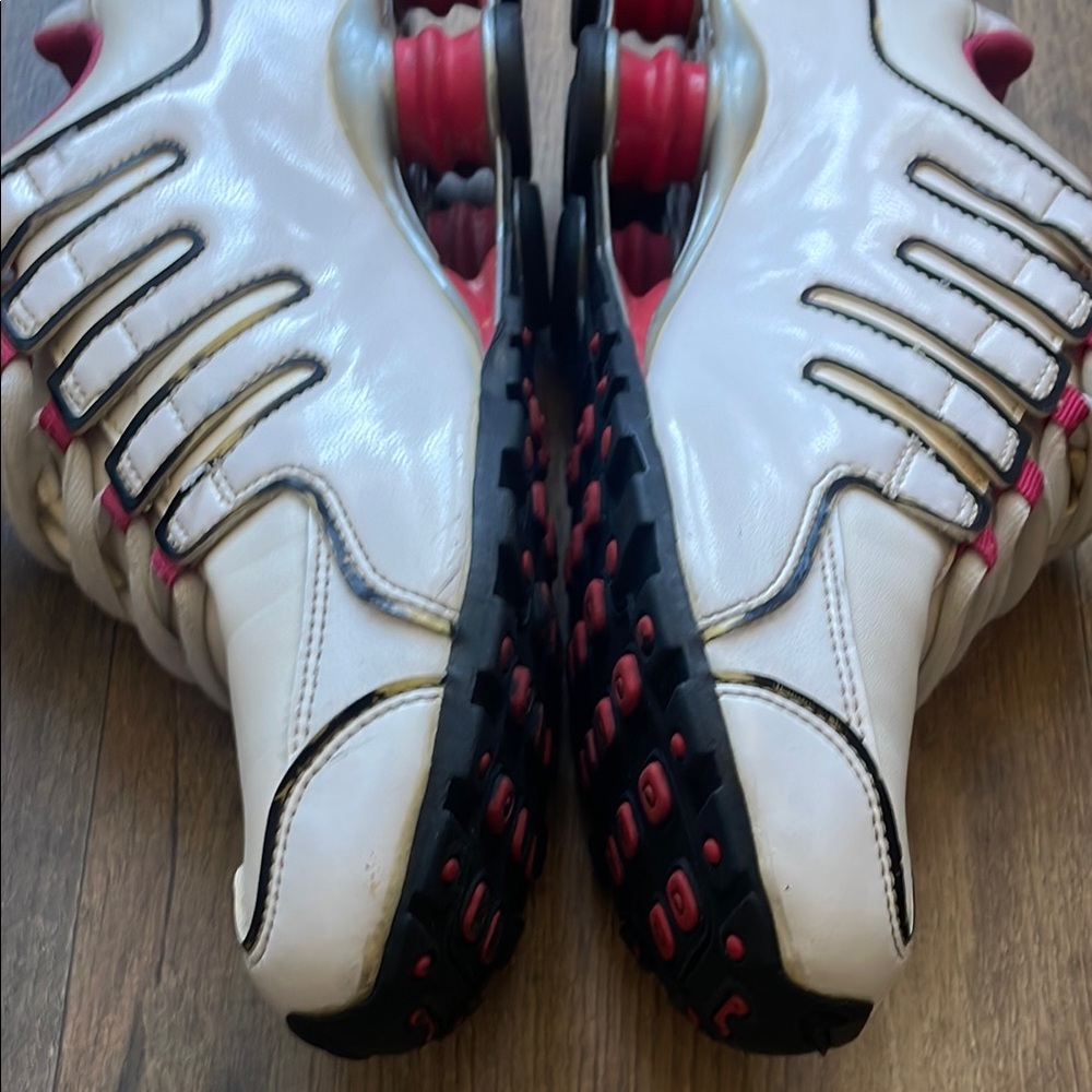 Nike Shox White and Pink Sneakers - Picture 3 of 12